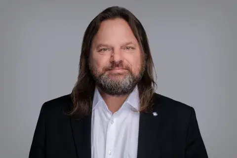 Dominik Woźniak Doradca Handlowy
