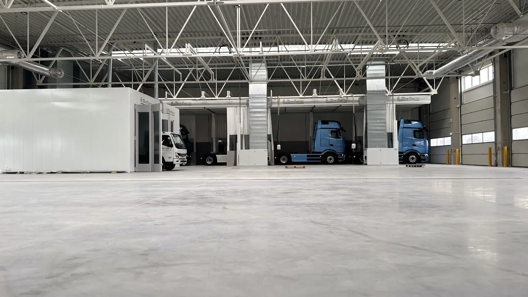 Zdjęcie centrum blacharsko-lakierniczego ktc